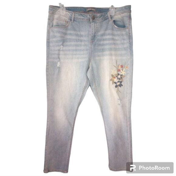 Alexander Jordan Pants - Alexander Jordan floral embroidered light wash jeans